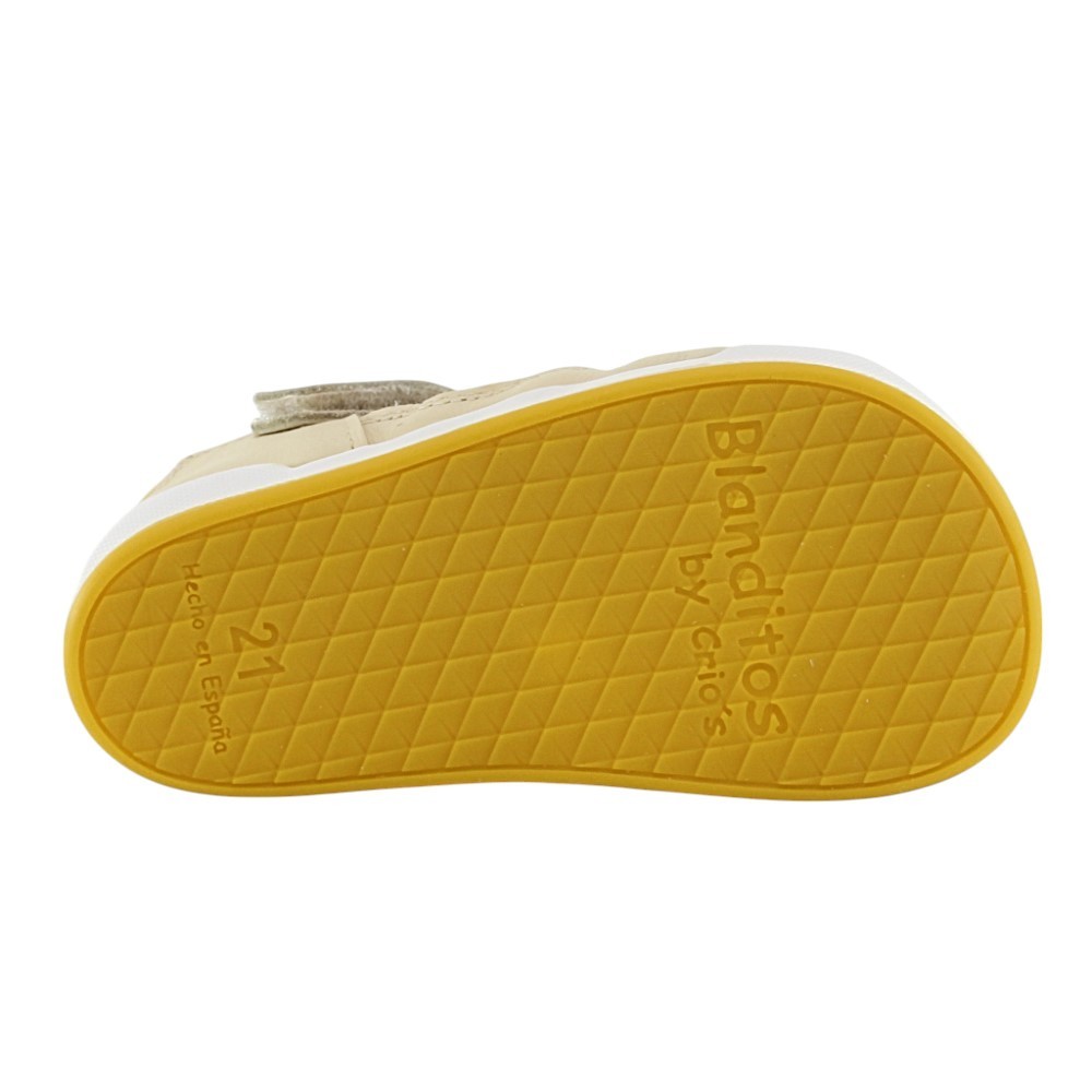 Sandalias cerradas barefoot Blanditos Estela Vainilla